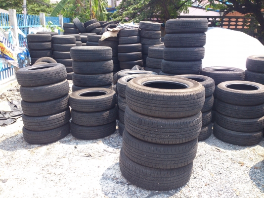 ขายยางเหมาหรือแยกขายจำนวน250เส้นยางปี13 มีทั้ง ขนาด175/65R15. 185/65R15. 195/65R15. 205/65R15. 205/70R15. 215/70R15. 205/55R16. 215/60R16. 215/60R17. 215/55R17. 265/65R17 ยางปี13 ดอกยางเต็มสดนิ่มลึกทุกเส้นไม่แตกลายไม่ร้าวไม่กินข้าง ขายยางเหมาหรือแยกขายจำนวน250เส้นยางปี13 มีทั้ง ขนาด175/65R15. 185/65R15. 195/65R15. 205/65R15. 205/70R15. 215/70R15. 205/55R16. 215/60R16. 215/60R17. 215/55R17. 265/65R17 ยางปี13 ดอกยางเต็มสดนิ่มลึกทุกเส้นไม่แตกลายไม่ร้าวไม่กินข้าง