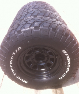 ล้อกระทะ16 ลาย Rock พร้อมยาง BF goodrich KM2 285/75/16