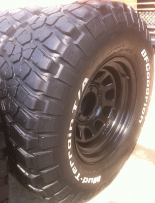 ล้อกระทะ16 ลาย Rock พร้อมยาง BF goodrich KM2 285/75/16