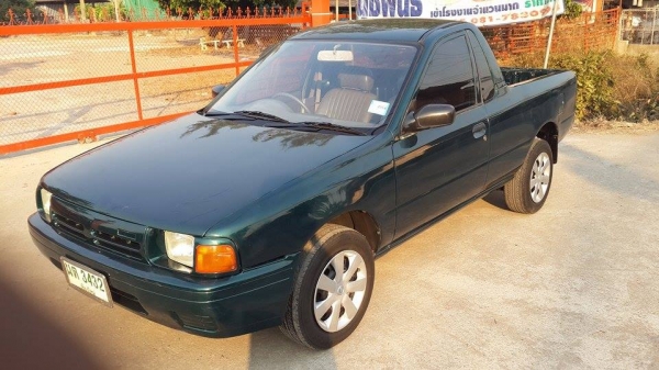 ขาย Nissan nv ปี 39 สีเขียวสวยๆ ราคา 49,000 บาท +++++++++