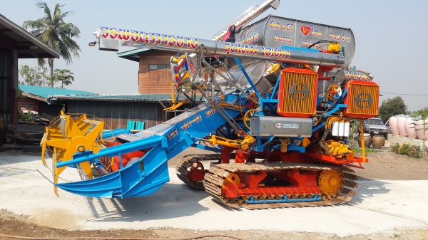 ขายรถเกี่ยวข้่าว