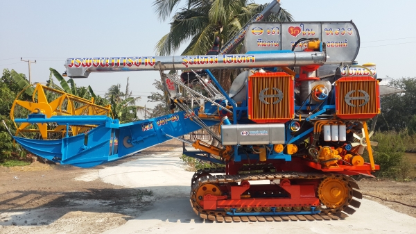 ขายรถเกี่ยวข้่าว