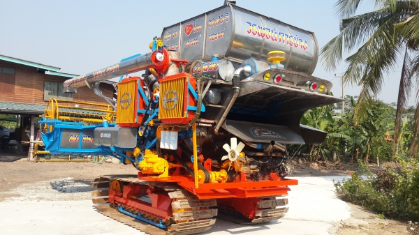 ขายรถเกี่ยวข้่าว