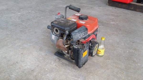 ปั๊มน้ำเก่าญี่ปุ่น  MITSUBISHI   รุ่น  GM9IP  เครื่องยนต์ติดง่าย สภาพพร้อมใช้งาน