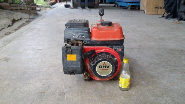 ปั๊มน้ำเก่าญี่ปุ่น  MITSUBISHI   รุ่น  GM9IP  เครื่องยนต์ติดง่าย สภาพพร้อมใช้งาน