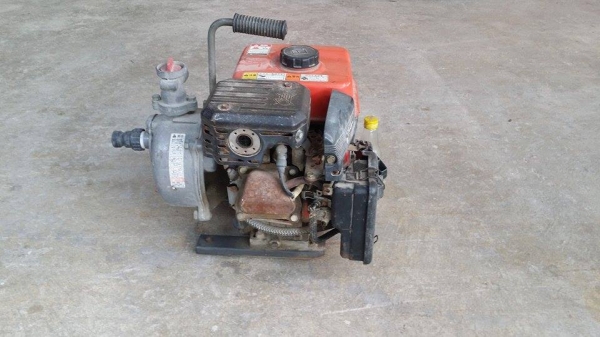 ปั๊มน้ำเก่าญี่ปุ่น  MITSUBISHI   รุ่น  GM9IP  เครื่องยนต์ติดง่าย สภาพพร้อมใช้งาน