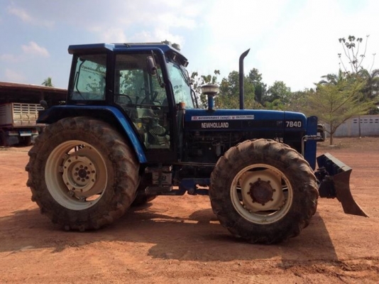 ขายรถไถ new holland 7840