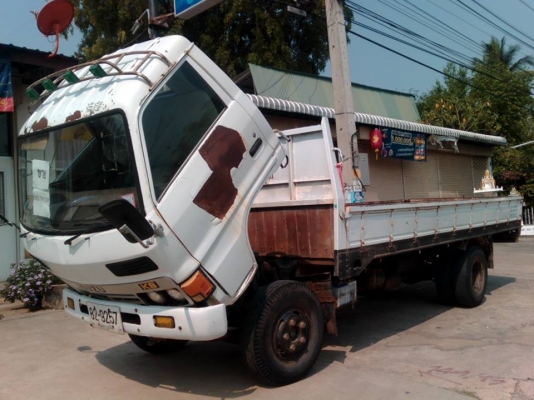 ขาย 6 ล้อ isuzu ks110 เครื่องดี คัทซีสวย ขาย 6 ล้อ isuzu ks110 เครื่องดี คัทซีสวย