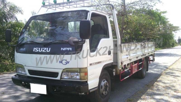 รถบรรทุก 6 ล้อติดตั้งก๊าซ NGVและCNG ยี่ห้อ ISUZU  NPR 130 แรงม้า กระบะคาร์โก้ ความยาวกระบะ5เมตร