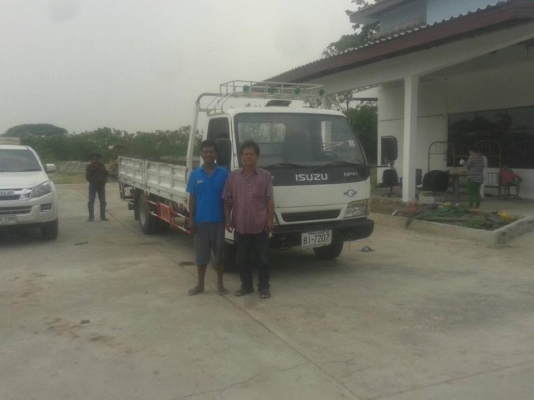 รถบรรทุก 6 ล้อติดตั้งก๊าซ NGVและCNG ยี่ห้อ ISUZU  NPR 130 แรงม้า กระบะคาร์โก้ ความยาวกระบะ5เมตร