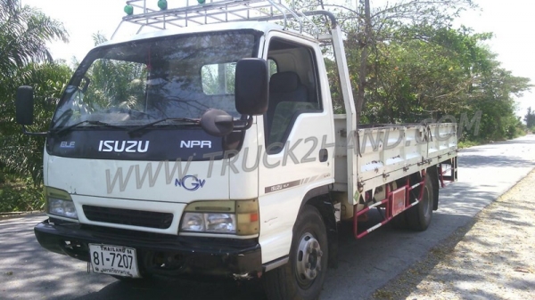 รถบรรทุก 6 ล้อติดตั้งก๊าซ NGVและCNG ยี่ห้อ ISUZU  NPR 130 แรงม้า กระบะคาร์โก้ ความยาวกระบะ5เมตร