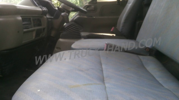 รถบรรทุก 6 ล้อติดตั้งก๊าซ NGVและCNG ยี่ห้อ ISUZU  NPR 130 แรงม้า กระบะคาร์โก้ ความยาวกระบะ5เมตร