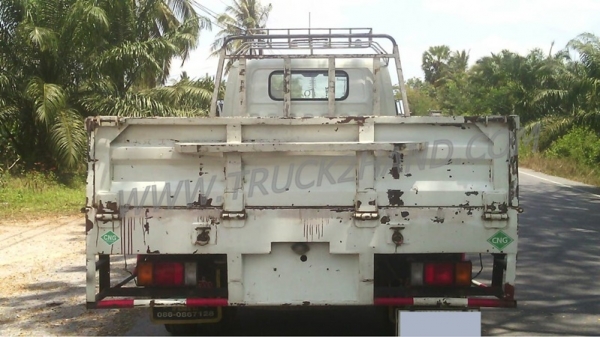 รถบรรทุก 6 ล้อติดตั้งก๊าซ NGVและCNG ยี่ห้อ ISUZU  NPR 130 แรงม้า กระบะคาร์โก้ ความยาวกระบะ5เมตร