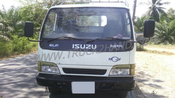 รถบรรทุก 6 ล้อติดตั้งก๊าซ NGVและCNG ยี่ห้อ ISUZU  NPR 130 แรงม้า กระบะคาร์โก้ ความยาวกระบะ5เมตร