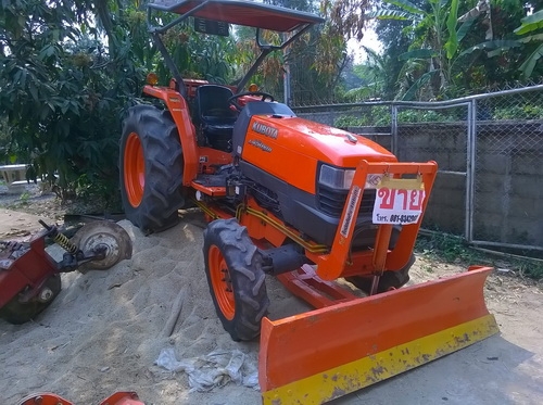 ขายรถไถ 45 แรง Di 325000 บาท