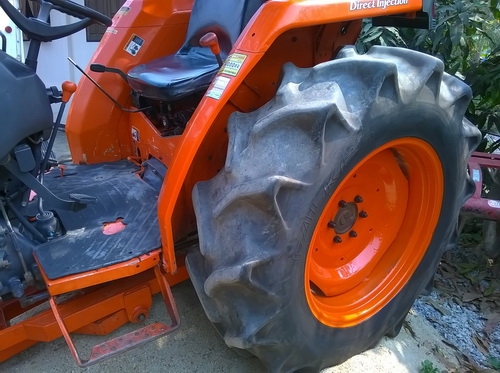 ขายรถไถ 45 แรง Di 325000 บาท