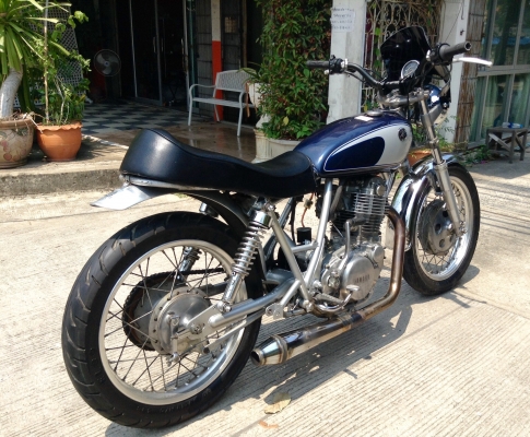 Yamaha SR400 เอาใว้ไปทำอะไหร่ Yamaha SR400 เอาใว้ไปทำอะไหร่