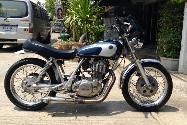 Yamaha SR400 เอาใว้ไปทำอะไหร่ Yamaha SR400 เอาใว้ไปทำอะไหร่
