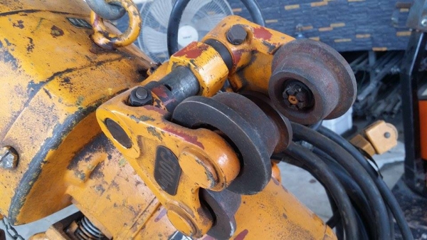 รอกไฟฟ้าเก่าญี่ปุ่น KITO   1/2 TON  สภาพดี พร้อมใช้งาน