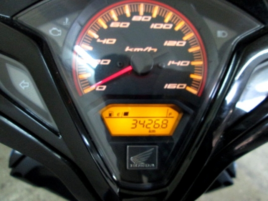 CLICK 125 i ลายเทรินอัฟ  สีนํ้าเงินดำ รถเดือน พฤศจิกายน ปี57 รถ 3 เดือน ไมล์ 3 พันโล ของแถม 3 รายการ 35900