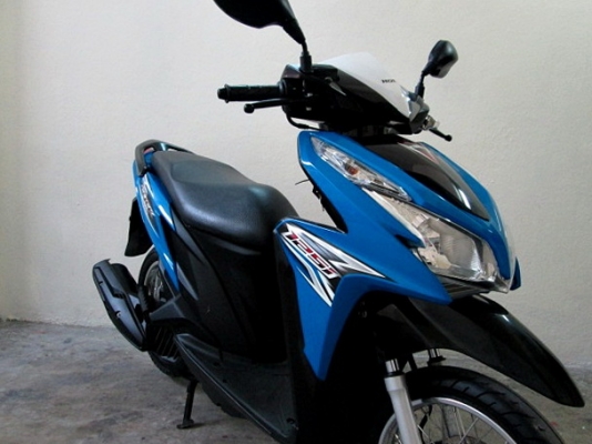 CLICK 125 i ลายเทรินอัฟ  สีนํ้าเงินดำ รถเดือน พฤศจิกายน ปี57 รถ 3 เดือน ไมล์ 3 พันโล ของแถม 3 รายการ 35900