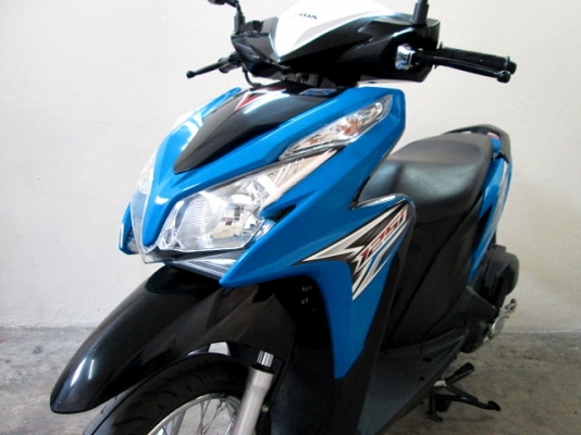 CLICK 125 i ลายเทรินอัฟ  สีนํ้าเงินดำ รถเดือน พฤศจิกายน ปี57 รถ 3 เดือน ไมล์ 3 พันโล ของแถม 3 รายการ 35900