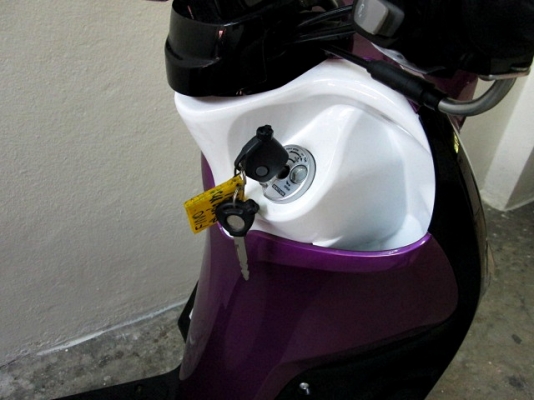 Fino i สี ม่วงดำขาว ลายแฟร์ชั่น ลายใหม่ล่าสุด รถเดือน พฤษภาคม ปี57 ไมล์ 2 พันโล แถม 2 รายการ 31900 Fino i สี ม่วงดำขาว ลายแฟร์ชั่น ลายใหม่ล่าสุด รถเดือน พฤษภาคม ปี57 ไมล์ 2 พันโล แถม 2 รายการ 31900