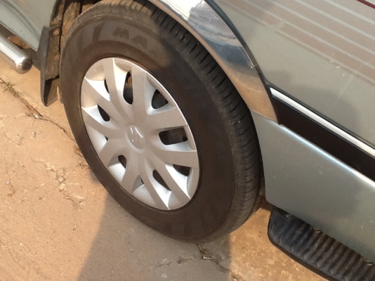 ขายครับรถตู้ไฮเอ็ดปี39เครื่อง2500ยางใหม่4เส้นทะเบียนขาด1ปีเอกสารพร้อมโอน