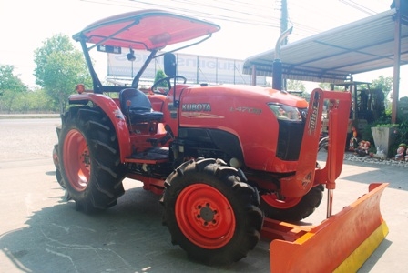 ขายรถไถ Kubota L 4708 (4WD) พร้อมดันหน้าและผานบุกเบิกช้าง รถเดิมๆ 610ชั่วโมง