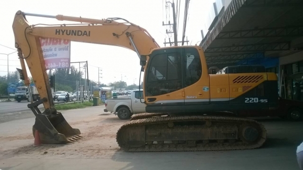 ขายแบคโฮ HYUNDAI 220-9S ออกห้างจดทะเบียนปี 56 สภาพใหม่ป้ายแดง ใช้งานแค่ 3,000 กว่า ชม. สวยเต็มทุกอย่าง แอร์หนาว ราคาต่อรองได้ครับ