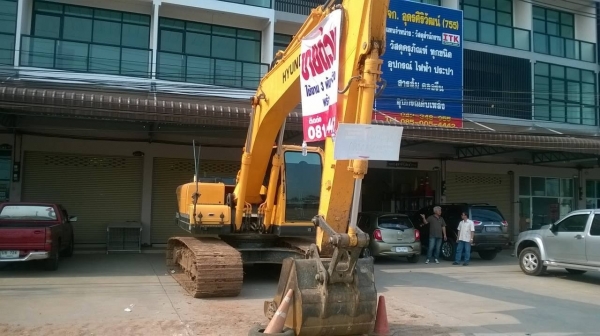 ขายแบคโฮ HYUNDAI 220-9S ออกห้างจดทะเบียนปี 56 สภาพใหม่ป้ายแดง ใช้งานแค่ 3,000 กว่า ชม. สวยเต็มทุกอย่าง แอร์หนาว ราคาต่อรองได้ครับ