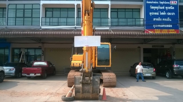 ขายแบคโฮ HYUNDAI 220-9S ออกห้างจดทะเบียนปี 56 สภาพใหม่ป้ายแดง ใช้งานแค่ 3,000 กว่า ชม. สวยเต็มทุกอย่าง แอร์หนาว ราคาต่อรองได้ครับ