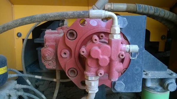 ขายแบคโฮ HYUNDAI 220-9S ออกห้างจดทะเบียนปี 56 สภาพใหม่ป้ายแดง ใช้งานแค่ 3,000 กว่า ชม. สวยเต็มทุกอย่าง แอร์หนาว ราคาต่อรองได้ครับ