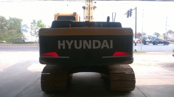 ขายแบคโฮ HYUNDAI 220-9S ออกห้างจดทะเบียนปี 56 สภาพใหม่ป้ายแดง ใช้งานแค่ 3,000 กว่า ชม. สวยเต็มทุกอย่าง แอร์หนาว ราคาต่อรองได้ครับ