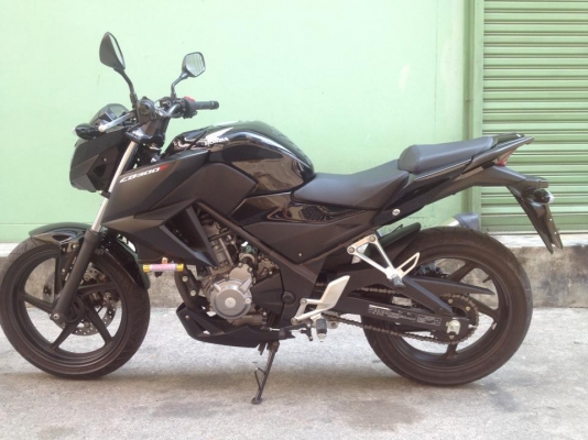 ฮอนด้า CB300 abs สีดำ ปี 57 รถ 5 เดือน สภาพสวย ๆ ราคา เบา ๆ ฮอนด้า CB300 abs สีดำ ปี 57 รถ 5 เดือน สภาพสวย ๆ ราคา เบา ๆ