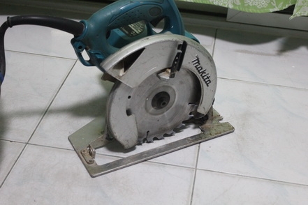 เลื่อยวงเดือน(Circular Saw) makita รุ่น 5007NF ขนาด 7" กำลัง 1,800W