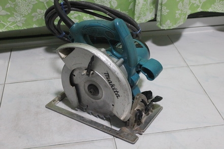 เลื่อยวงเดือน(Circular Saw) makita รุ่น 5007NF ขนาด 7" กำลัง 1,800W