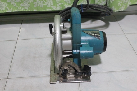 เลื่อยวงเดือน(Circular Saw) makita รุ่น 5007NF ขนาด 7" กำลัง 1,800W