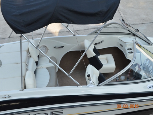 Tahoe Q4, 2006 3.0L 135hp 18foot