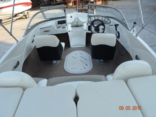 Tahoe Q4, 2006 3.0L 135hp 18foot