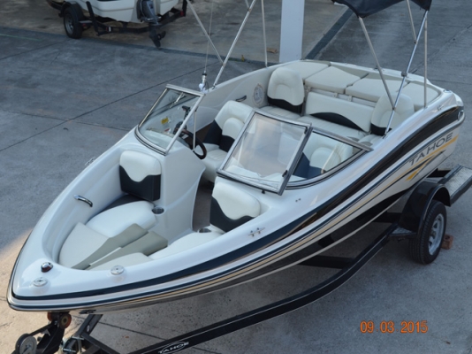 Tahoe Q4, 2006 3.0L 135hp 18foot