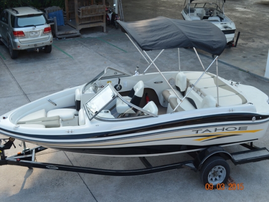 Tahoe Q4, 2006 3.0L 135hp 18foot