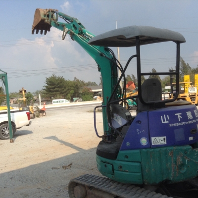 ขายรถขุด KOMATSU PC30MR-1 มีลายหัวเจาะ เก่านอก ขายรถขุด KOMATSU PC30MR-1 มีลายหัวเจาะ เก่านอก