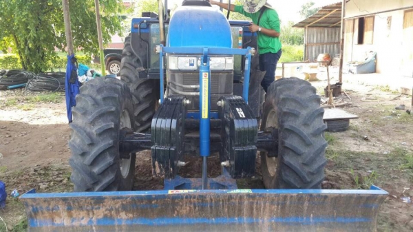 ขายรถไถ Ford 6020 พร้อมอุปกรณ์ ใช้งานเพียง 472 ชั่วโมง สภาพเยี่ยม ขายรถไถ Ford 6020 พร้อมอุปกรณ์ ใช้งานเพียง 472 ชั่วโมง สภาพเยี่ยม