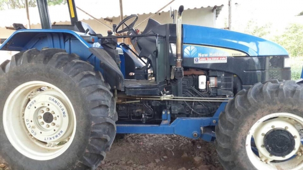 ขายรถไถ Ford 6020 พร้อมอุปกรณ์ ใช้งานเพียง 472 ชั่วโมง สภาพเยี่ยม ขายรถไถ Ford 6020 พร้อมอุปกรณ์ ใช้งานเพียง 472 ชั่วโมง สภาพเยี่ยม