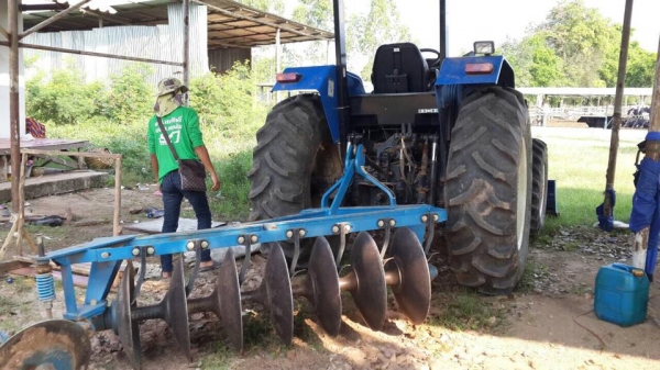 ขายรถไถ Ford 6020 พร้อมอุปกรณ์ ใช้งานเพียง 472 ชั่วโมง สภาพเยี่ยม ขายรถไถ Ford 6020 พร้อมอุปกรณ์ ใช้งานเพียง 472 ชั่วโมง สภาพเยี่ยม