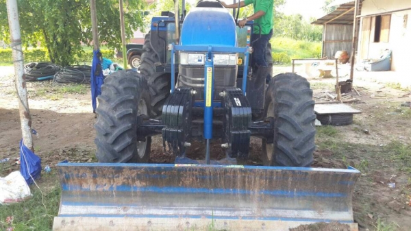 ขายรถไถ Ford 6020 พร้อมอุปกรณ์  ใช้งานเพียง 472 ชั่วโมง สภาพเยี่ยม