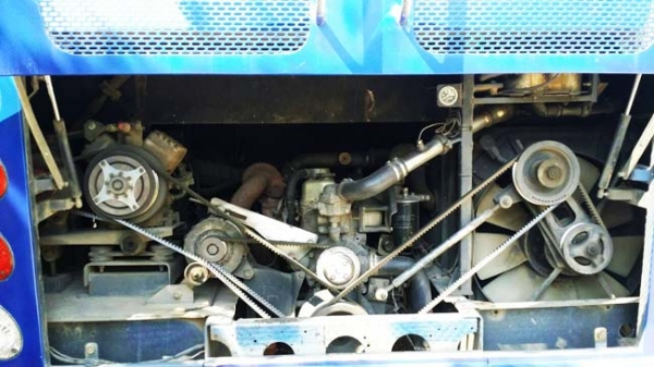 ขายรถบัสปรับอากาศส่วนบุคคล MITSUBISHI จดทะเบียนปี 2550 จำนวน 40 ที่นั่ง เครื่อง 6d16   6 สูบ 225 แรงม้า เครื่องเสียง ทีวี รถพร้อมใช้ ดูแลอย่างดี สภาพดีมาก เอกสารพร้อมโอน สนใจโทรคุยกันครับ   ราคา 690,000 บาท. (ถูกกว่ารถตู้อีก)  0896878976 โอ๋  id line : ch