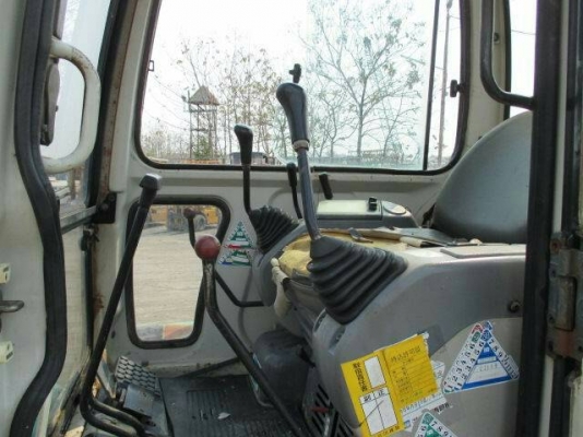 ขายด่วน รถขุด KOMATSU PC40-7  แทรคยาง  เก่า ญี่ปุ่น พึ่งเดินทางมาถึงไทยจ้า   สภาพดี  พร้อวใช้งาน   โทร 089-3818694 ดวงนภา  เตียวตระกูล