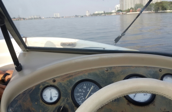 Bayliner Capri 18 ฟุต พร้อมทะเบียน และเทเลอร์